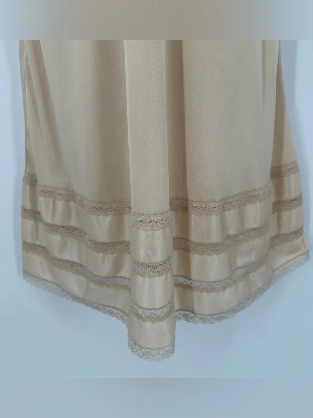 Adonna Full Slip Women’s 36 Beige Nylon Lace Trim Adjustable Coquette Lingerie